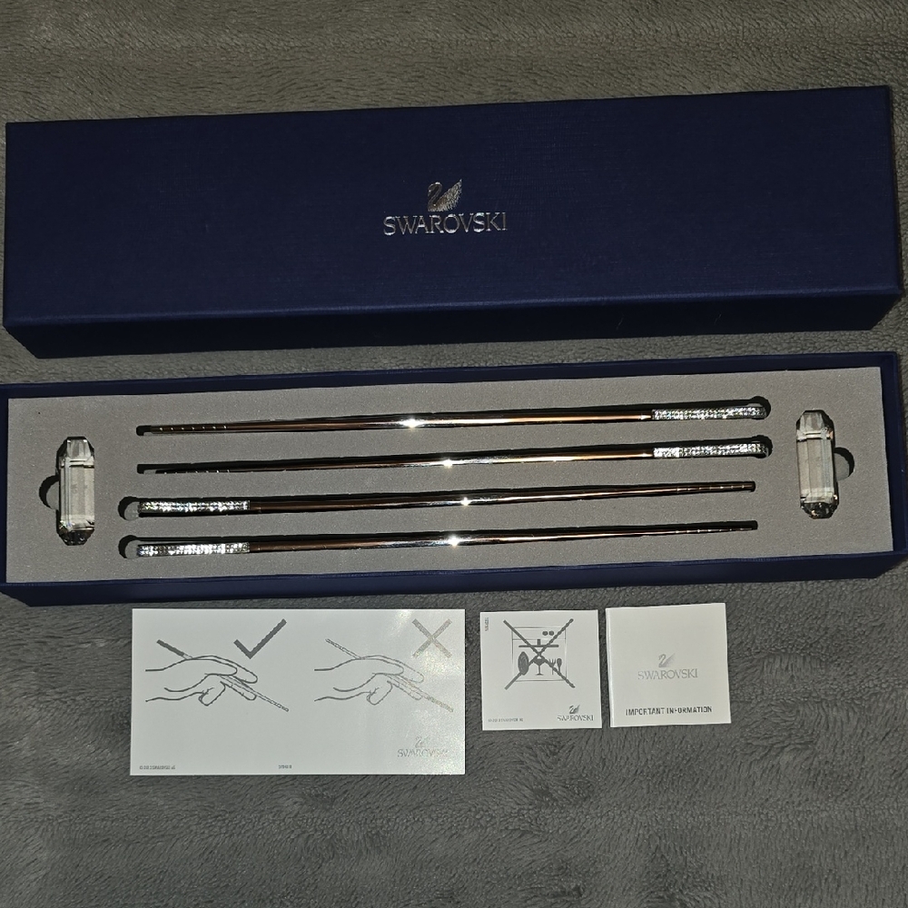 Swarovski Crystal Ambiray Chopsticks & Holders Set New in box RARE COLLECTABLE